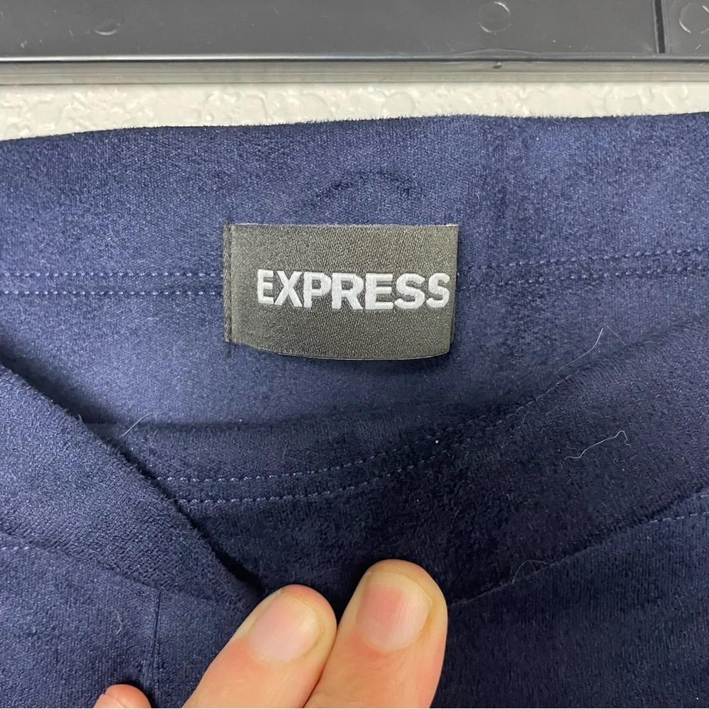 Express chic dark